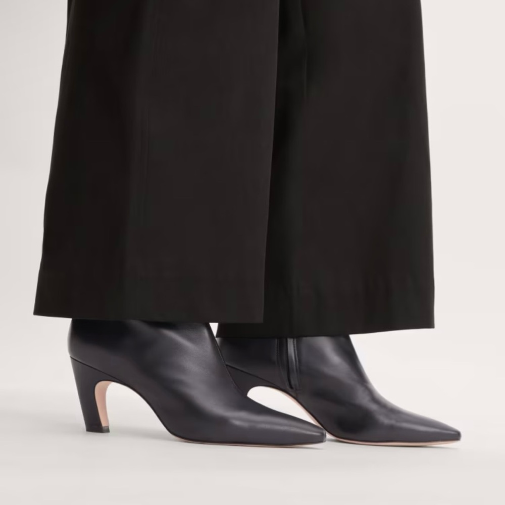 NEW Everlane Black Nappa Leather Short Banana Boot in Size 10.5
